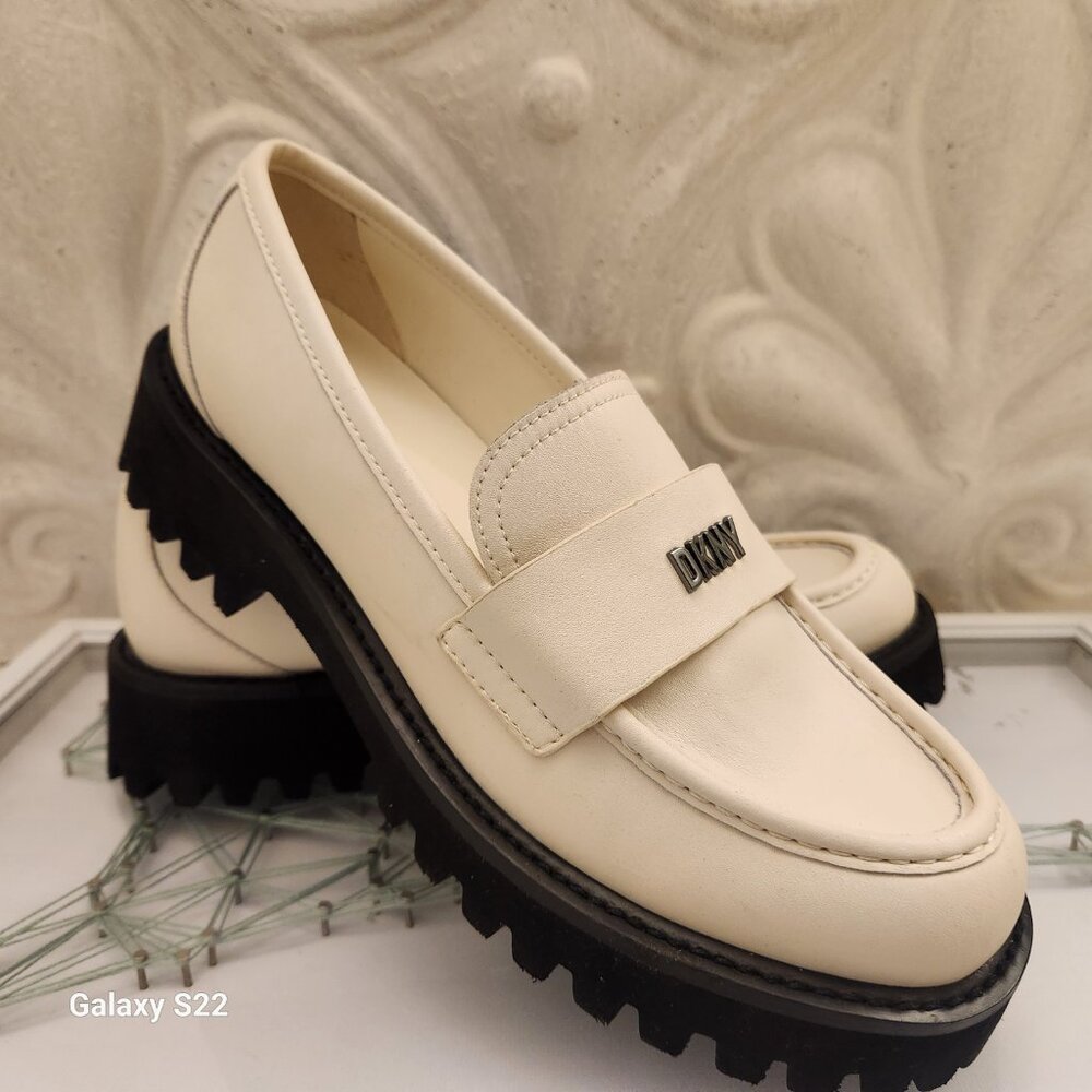 DKNY Leather Women's Off white/Cream Loafers. NWOT. Size 9